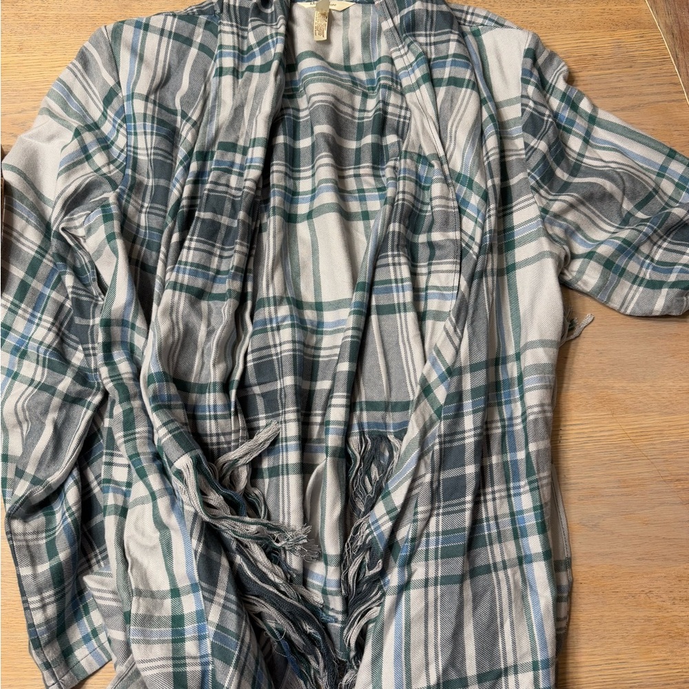 Women’s Plaid cardigan in Gray and Green